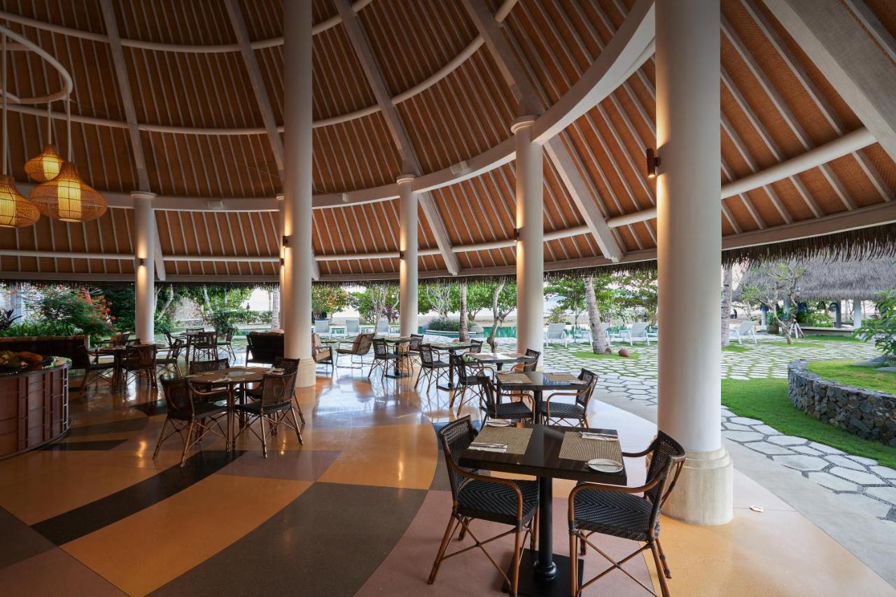 Sudamala Resort, Komodo, ลาบวนบาโจ ภายนอก รูปภาพ The interior of the restaurant