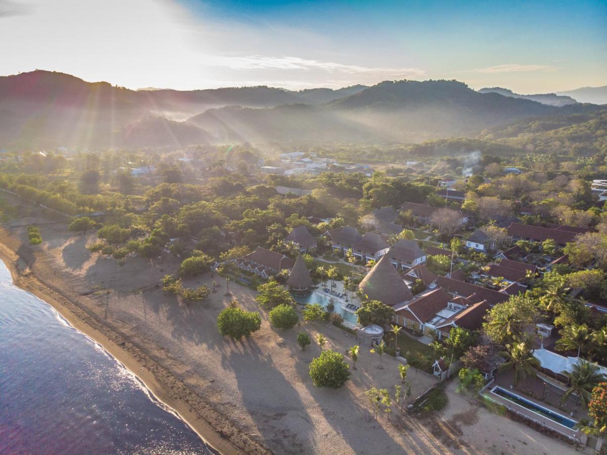 Sudamala Resort, Komodo, ลาบวนบาโจ ภายนอก รูปภาพ Aerial view of the town