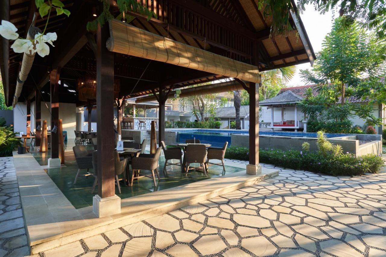 Sudamala Resort, Komodo, ลาบวนบาโจ ภายนอก รูปภาพ The resort's pool