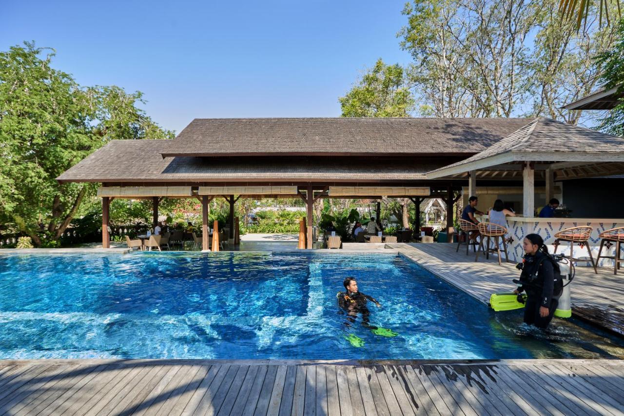 Sudamala Resort, Komodo, ลาบวนบาโจ ภายนอก รูปภาพ The swimming pool at the resort