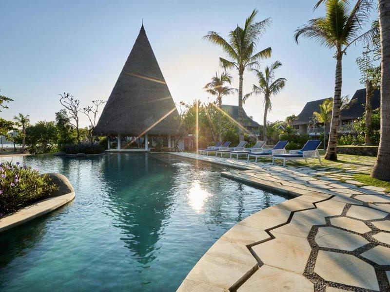 Sudamala Resort, Komodo, ลาบวนบาโจ ภายนอก รูปภาพ The resort's main pool
