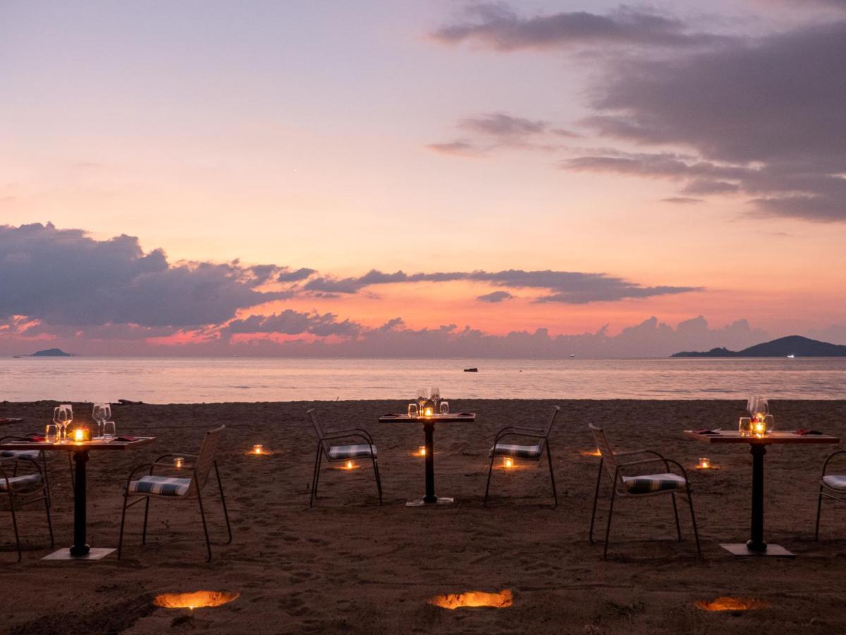 Sudamala Resort, Komodo, ลาบวนบาโจ ภายนอก รูปภาพ Sunset at the beach
