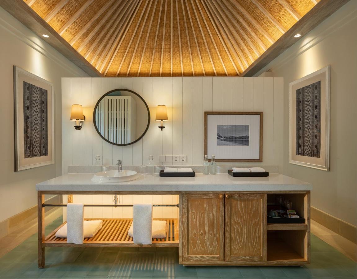 Sudamala Resort, Komodo, ลาบวนบาโจ ภายนอก รูปภาพ Bathroom